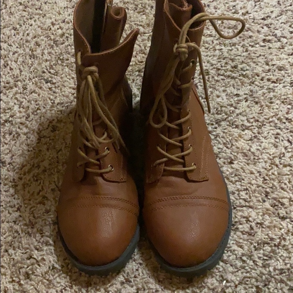 Great comfy zip up boots